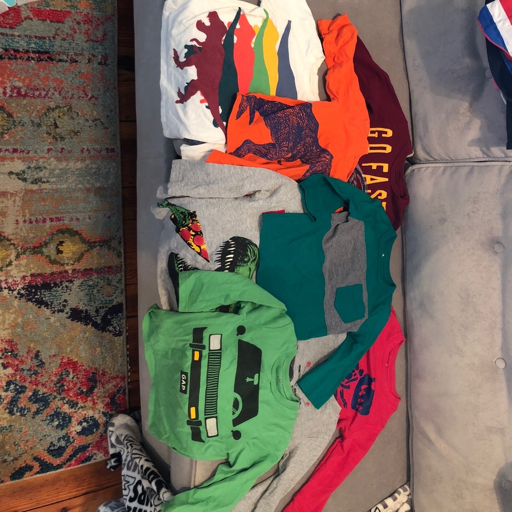 Lot of long sleeved shirts